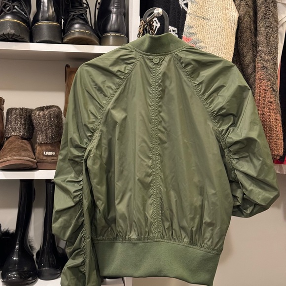 Hunter windbreaker. - Picture 2 of 4